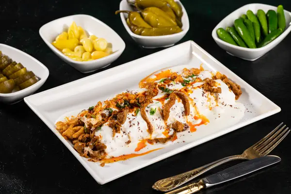 Ortaya Karışık Yoğurtlu Tantuni